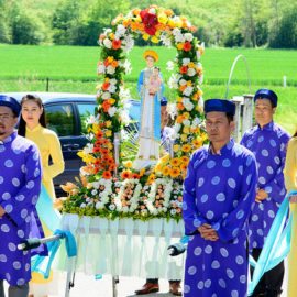 Hành Hương Kính Đức Mẹ La Vang 2017