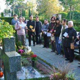 Viếng Nghĩa Trang ngày Lễ Các Thánh 2014